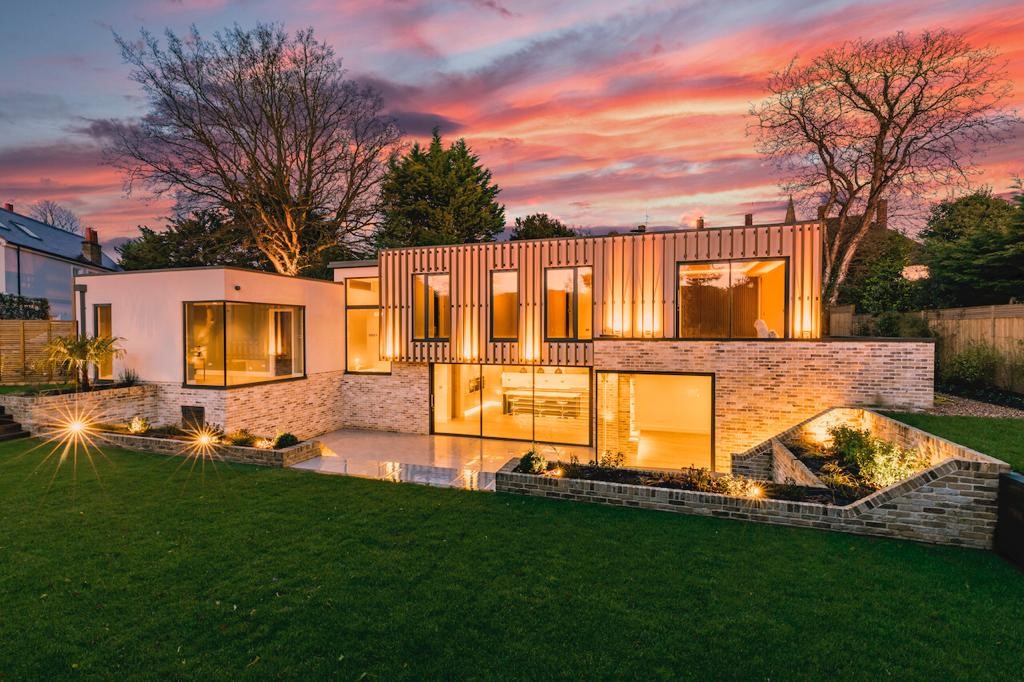 exterior lighting by 365 Trade Group